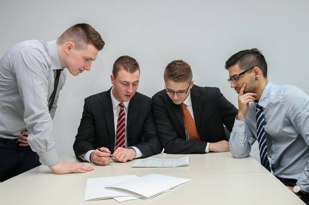 insurance leader motivating team